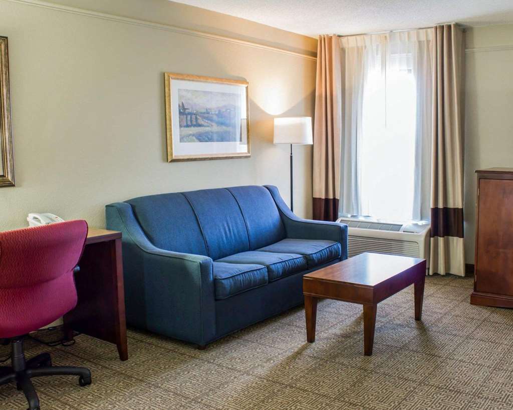 Four Points By Sheraton Greensboro Airport Room photo